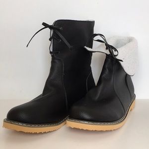 Faux Leather Fleece Lined Boots 
Size 42/9US